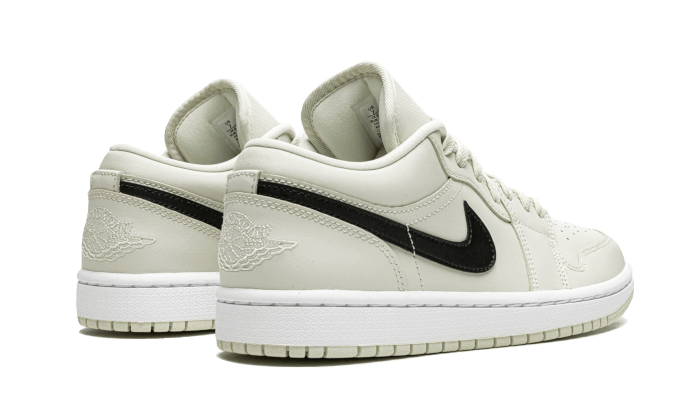 Air Jordan Coconut Milk miniatura 4 su DripMilan