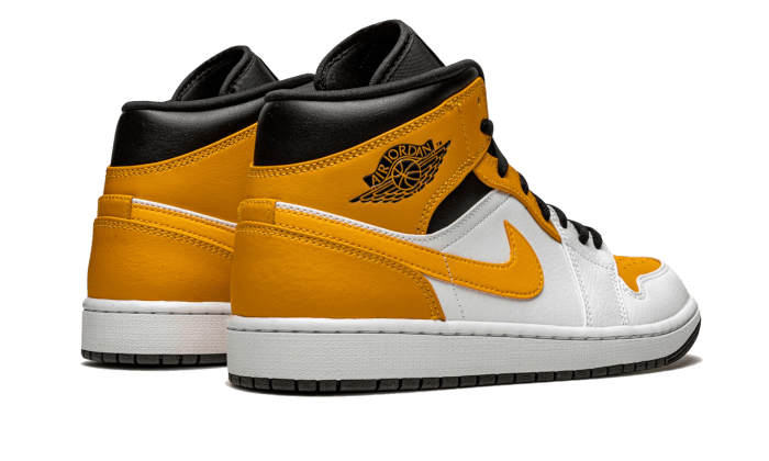 Air Jordan University Gold miniatura 3 su DripMilan