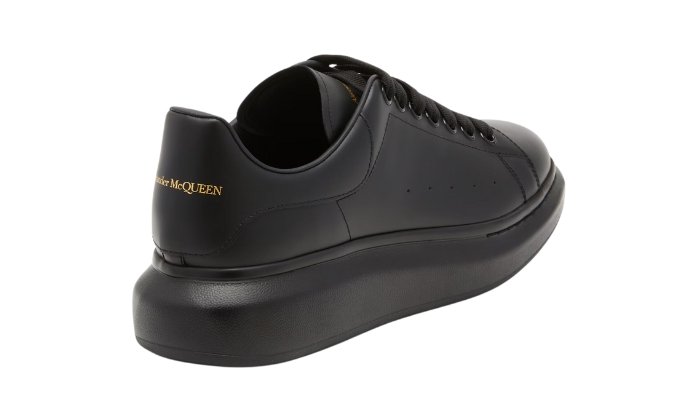 Alexander McQueen Men’s Oversized Sneaker in Black miniatura 3 su DripMilan