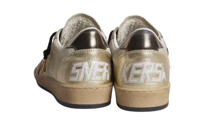 Golden Goose Ball Star in suede beige con stella in pelle rossa miniatura 3 su DripMilan