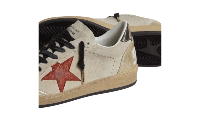 Golden Goose Ball Star in suede beige con stella in pelle rossa miniatura 4 su DripMilan
