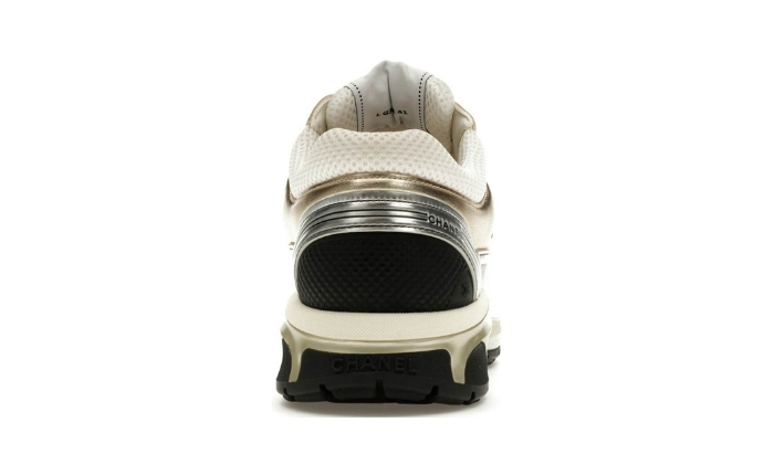 CHANEL CC Runner in laminato oro miniatura 4 su DripMilan