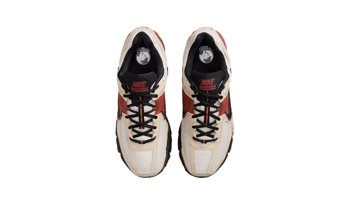 Nike Zoom Vomero 5 Beige/Rosso miniatura 3 su DripMilan