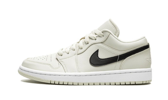 Air Jordan Coconut Milk originali su DripMilan | Sneaker Autentiche
