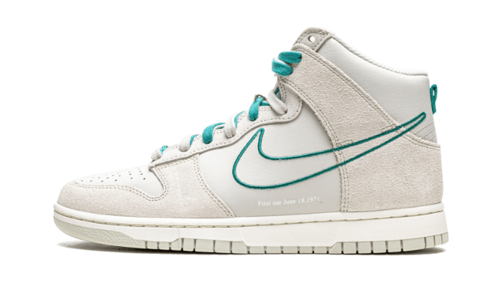Nike First Use Light Bone Green Noise originali su DripMilan | Sneaker Autentiche