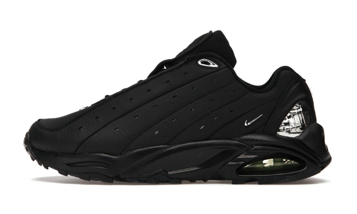 Nike Hot Step Air Terra Drake triplo nero originali su DripMilan | Sneaker Autentiche