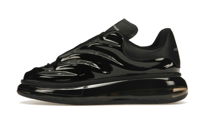 Alexander McQueen Oversized nero lucido originali su DripMilan | Sneaker Autentiche