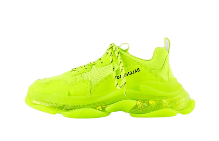 Balenciaga Triple S Clear Sole Fluo Yellow - Outfit Set su DripMilan | Sneaker Originali